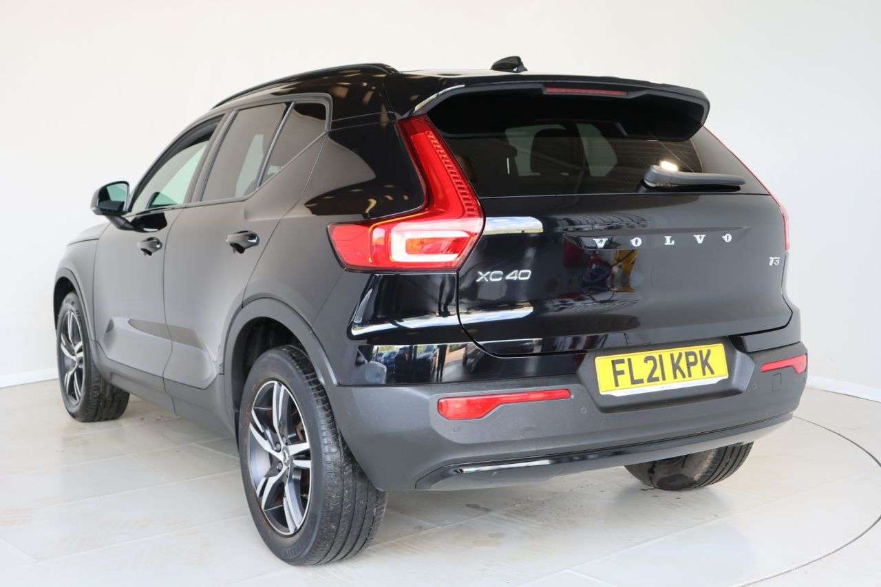 2021 VOLVO XC40 2021 VOLVO XC40
