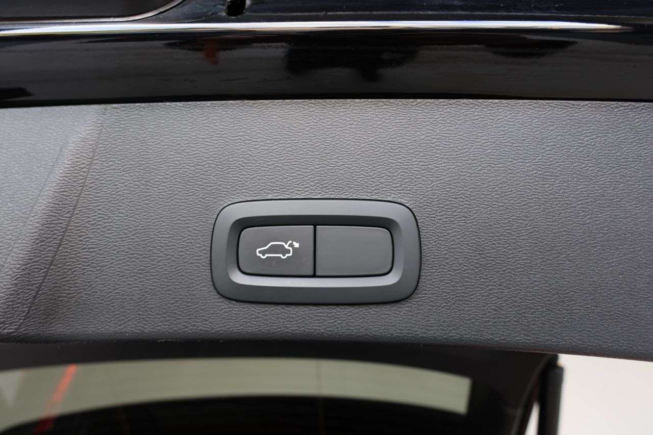 2021 VOLVO XC40 2021 VOLVO XC40