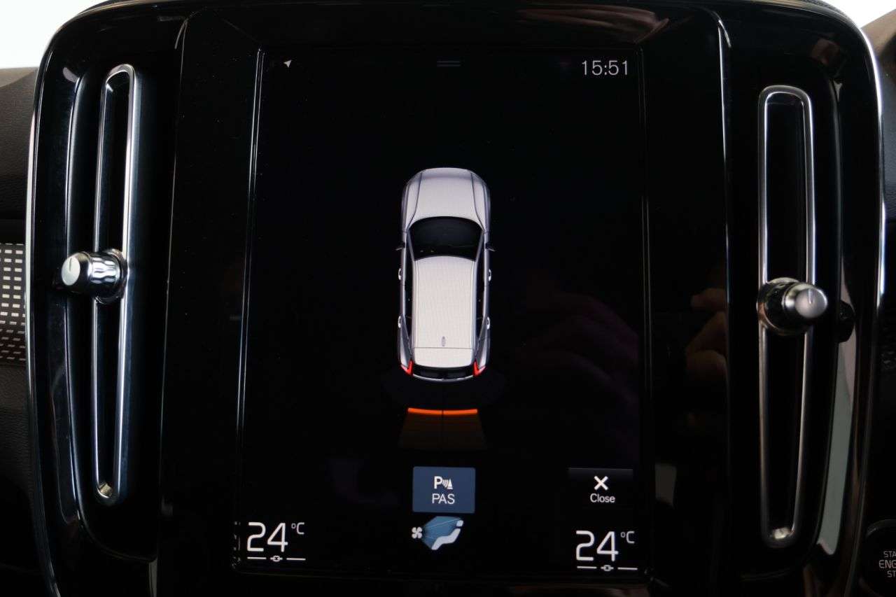 2021 VOLVO XC40 2021 VOLVO XC40