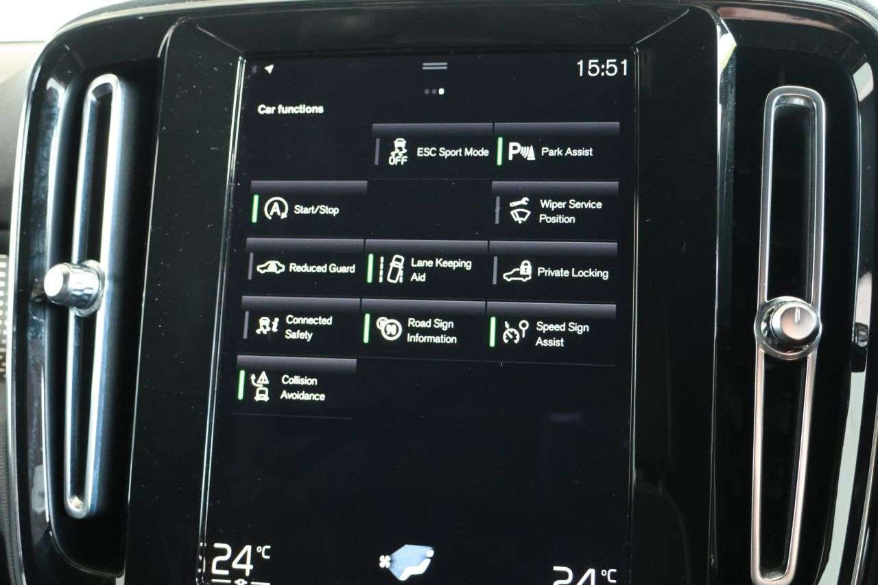 2021 VOLVO XC40 2021 VOLVO XC40