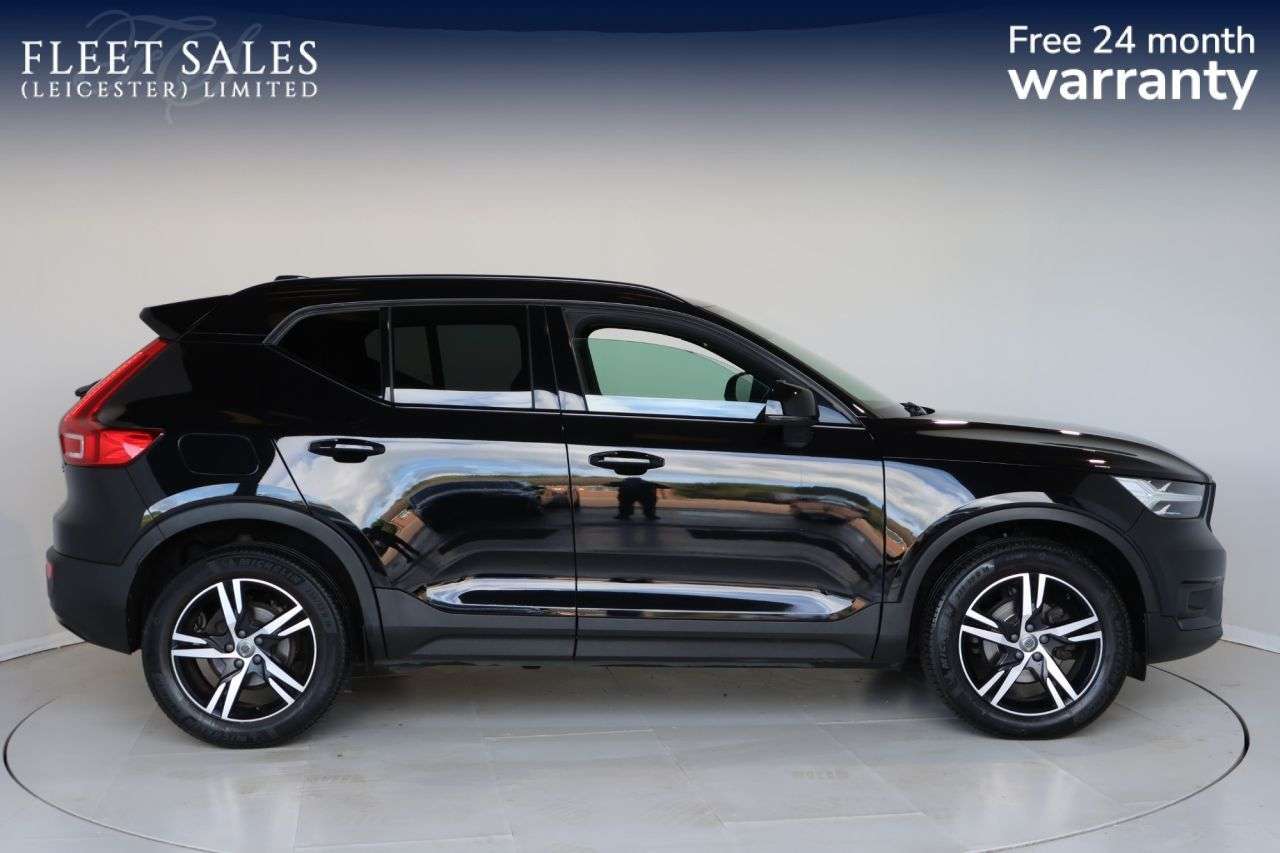 A 2021 VOLVO XC40 1.5 T3 R-Design SUV 5dr Petrol Auto Euro 6 (s/s) (163 ps) FULL SERVICE HIST A 2021 VOLVO XC40 1.5 T3 R-Design SUV 5dr Petrol Auto Euro 6 (s/s) (163 ps) FULL SERVICE HIST