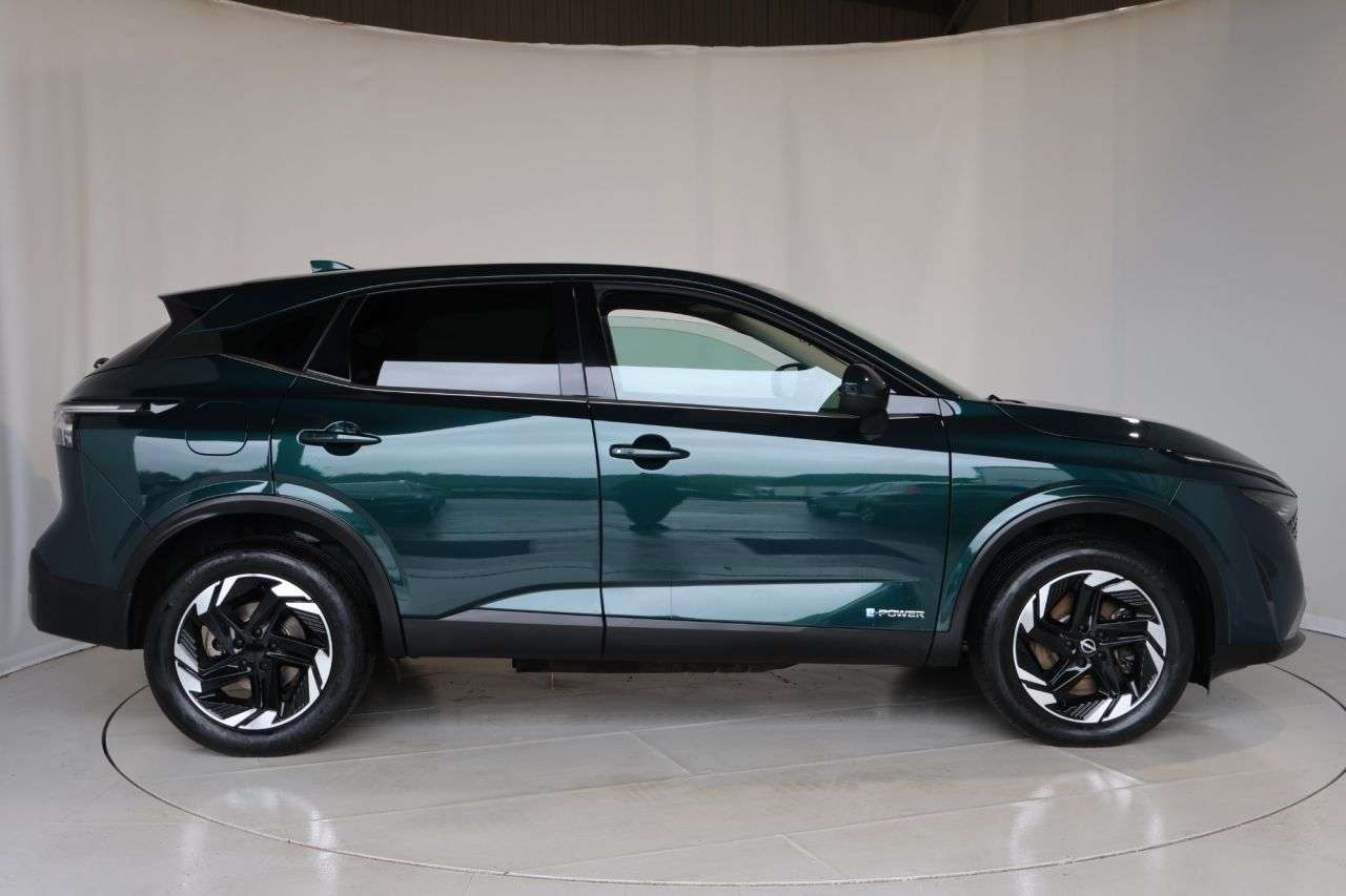 A 2024 NISSAN QASHQAI 1.5 h e-POWER Acenta Premium SUV 5dr Petrol Hybrid Auto Euro 6 (s/s) (190 p A 2024 NISSAN QASHQAI 1.5 h e-POWER Acenta Premium SUV 5dr Petrol Hybrid Auto Euro 6 (s/s) (190 p