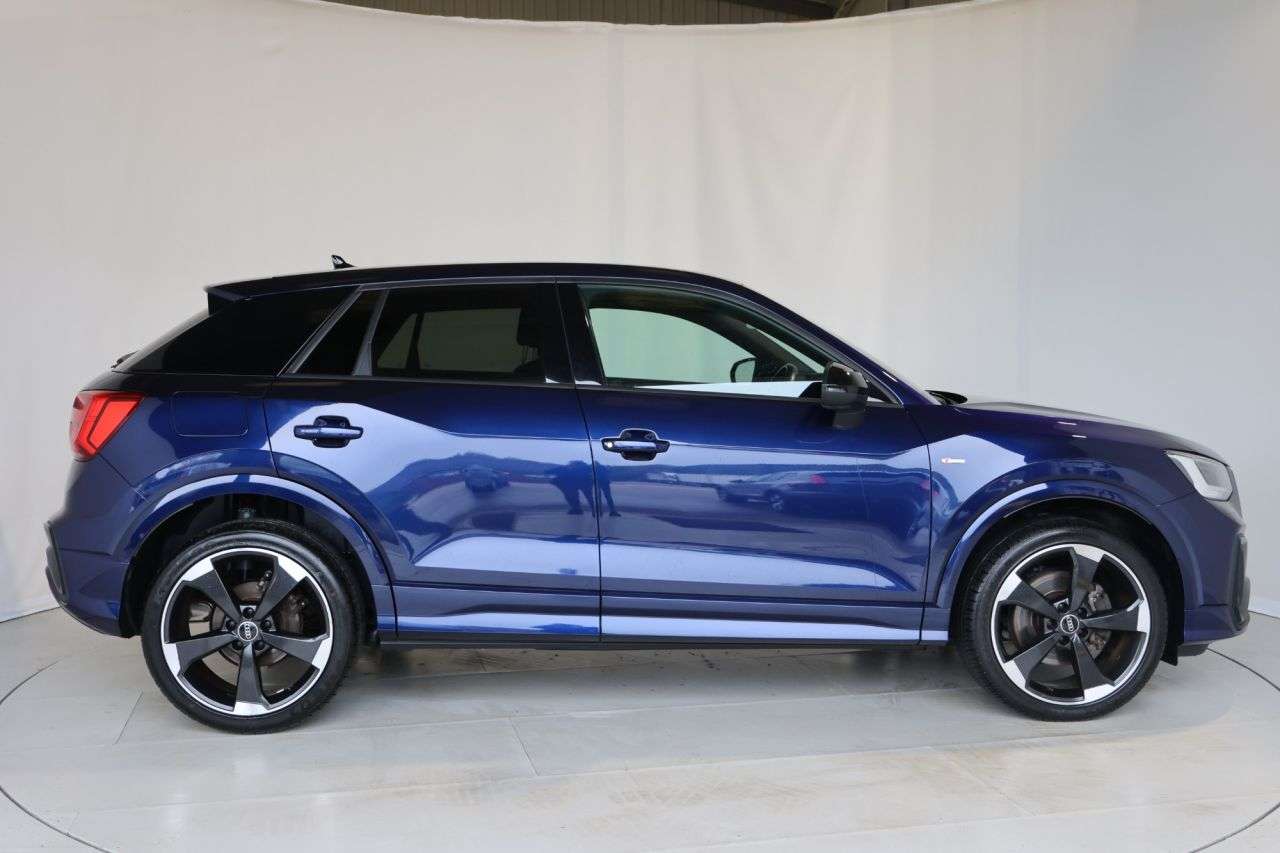 A 2021 AUDI Q2 1.5 TFSI CoD 35 Black Edition SUV 5dr Petrol S Tronic Euro 6 (s/s) (150 ps) A 2021 AUDI Q2 1.5 TFSI CoD 35 Black Edition SUV 5dr Petrol S Tronic Euro 6 (s/s) (150 ps)