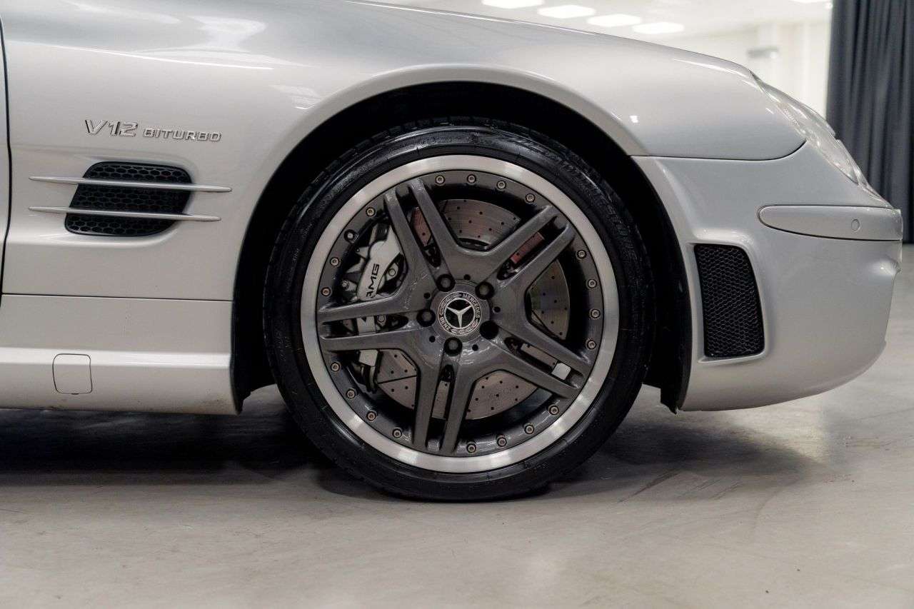 A 2005 MERCEDES-BENZ SL 6.0 SL65 AMG 2dr A 2005 MERCEDES-BENZ SL 6.0 SL65 AMG 2dr