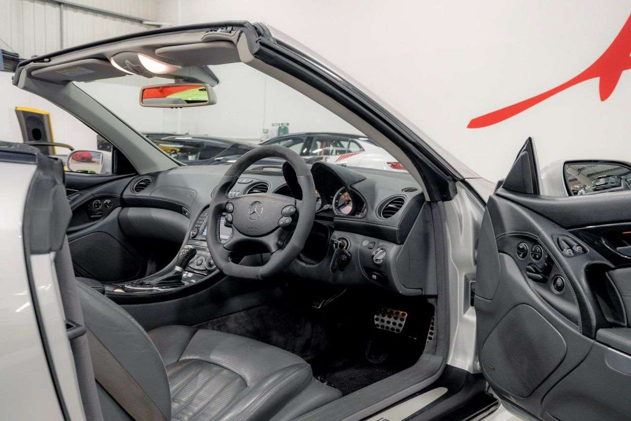 A 2005 MERCEDES-BENZ SL 6.0 SL65 AMG 2dr A 2005 MERCEDES-BENZ SL 6.0 SL65 AMG 2dr