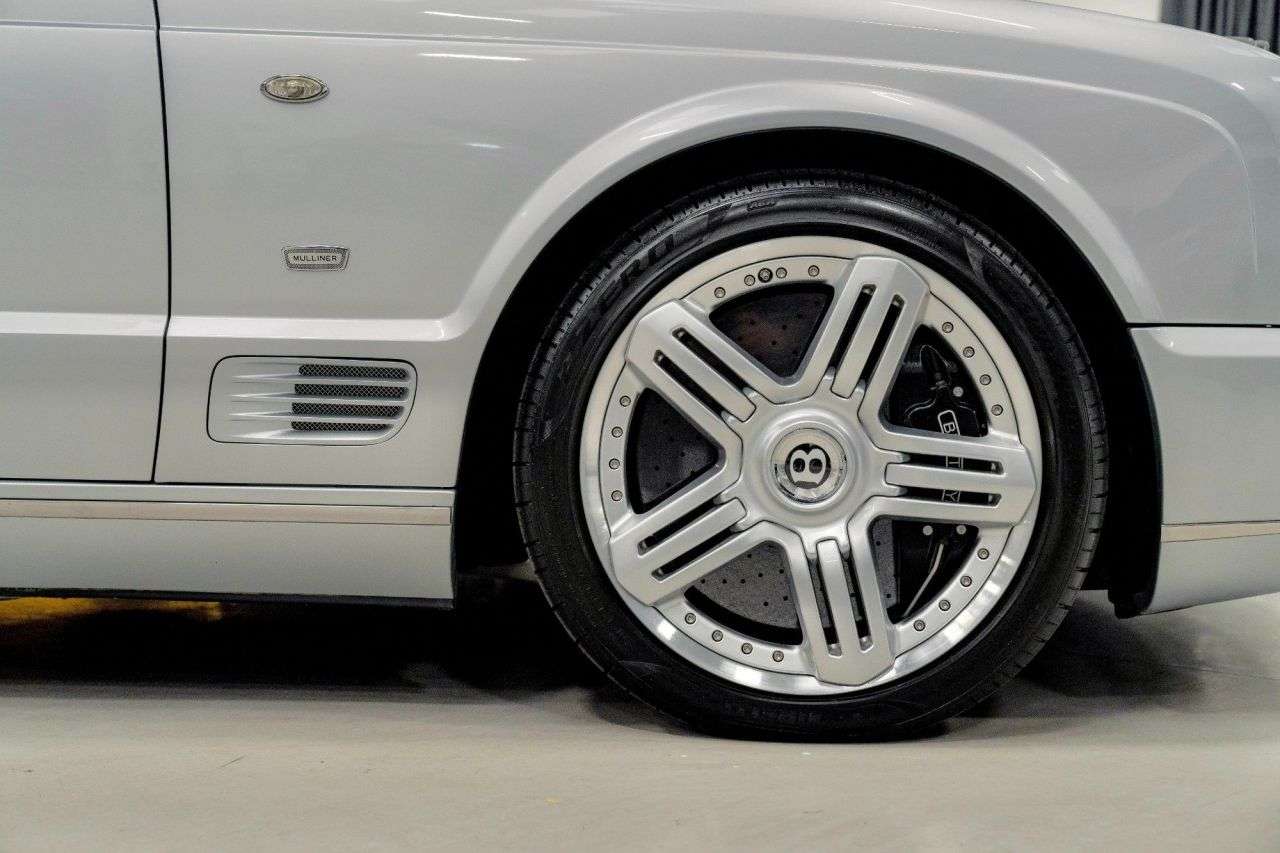 A 2009 BENTLEY BROOKLANDS BROOKLANDS A 2009 BENTLEY BROOKLANDS BROOKLANDS