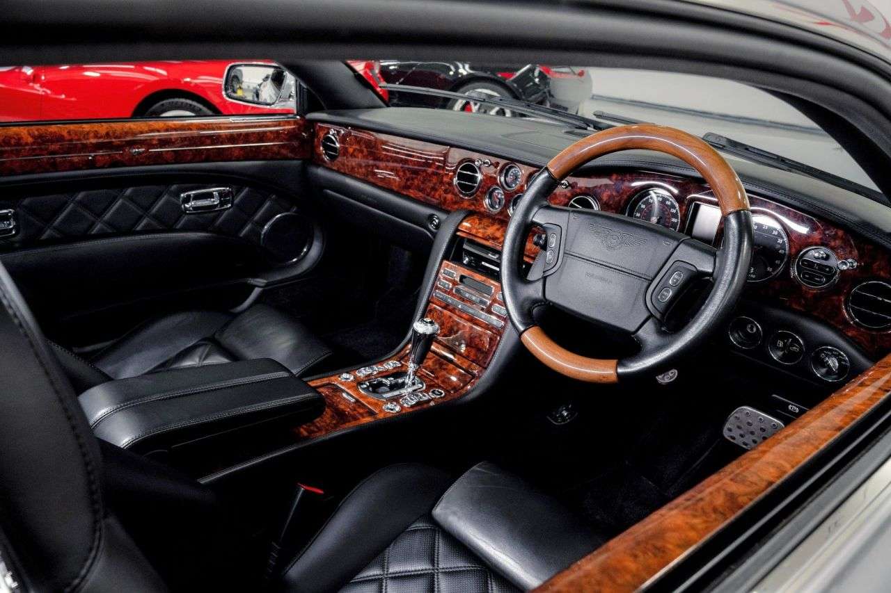 A 2009 BENTLEY BROOKLANDS BROOKLANDS A 2009 BENTLEY BROOKLANDS BROOKLANDS