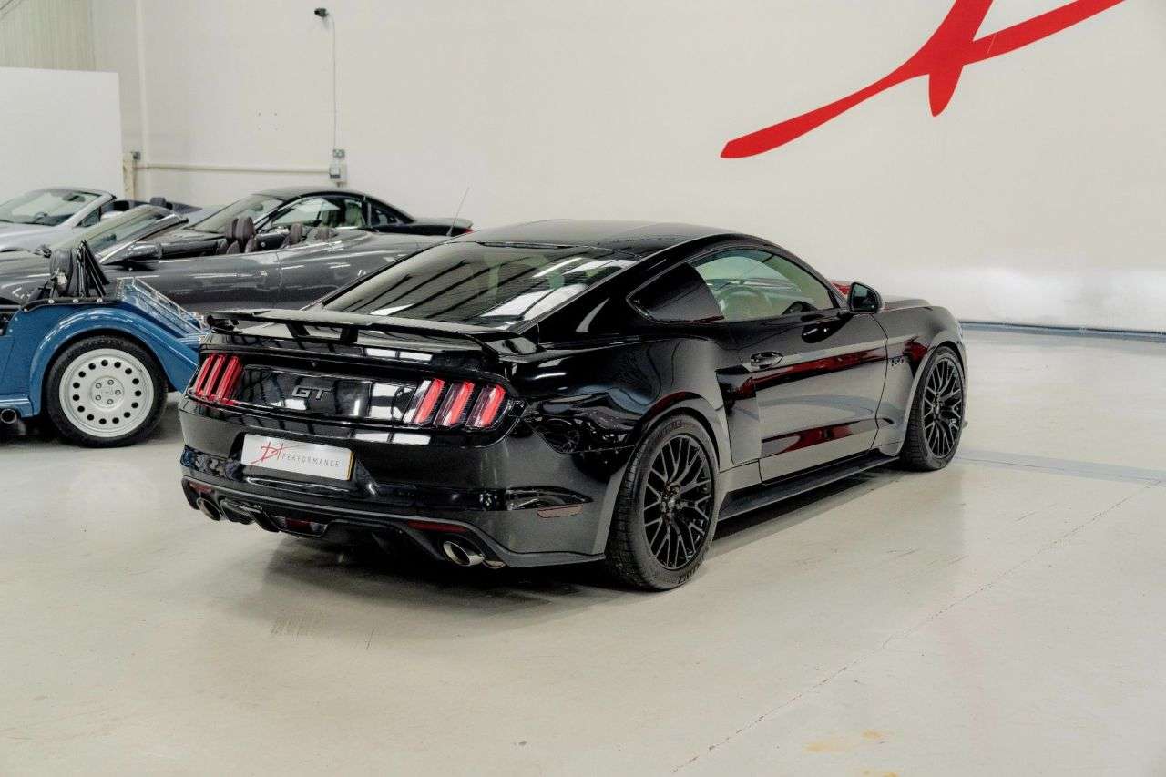A 2016 FORD MUSTANG 5.0 V8 GT Fastback 2dr Petrol Manual Euro 6 (416 bhp) NOS / ROUSH SPEC ++ A 2016 FORD MUSTANG 5.0 V8 GT Fastback 2dr Petrol Manual Euro 6 (416 bhp) NOS / ROUSH SPEC ++