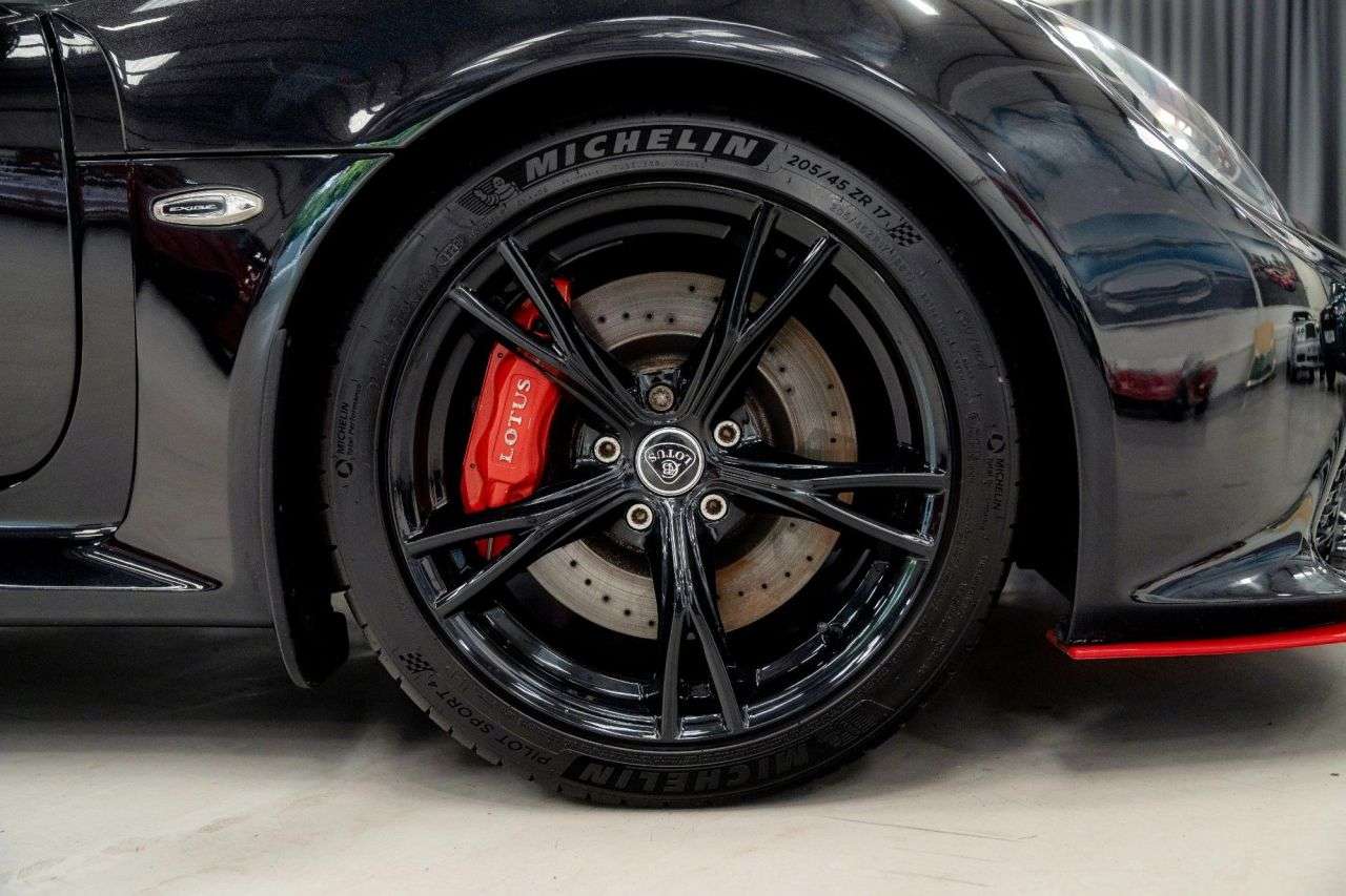 A 2013 LOTUS EXIGE 3.5l 2d 345 BHP SPORT PACK / AC / ALPINE STEREO A 2013 LOTUS EXIGE 3.5l 2d 345 BHP SPORT PACK / AC / ALPINE STEREO