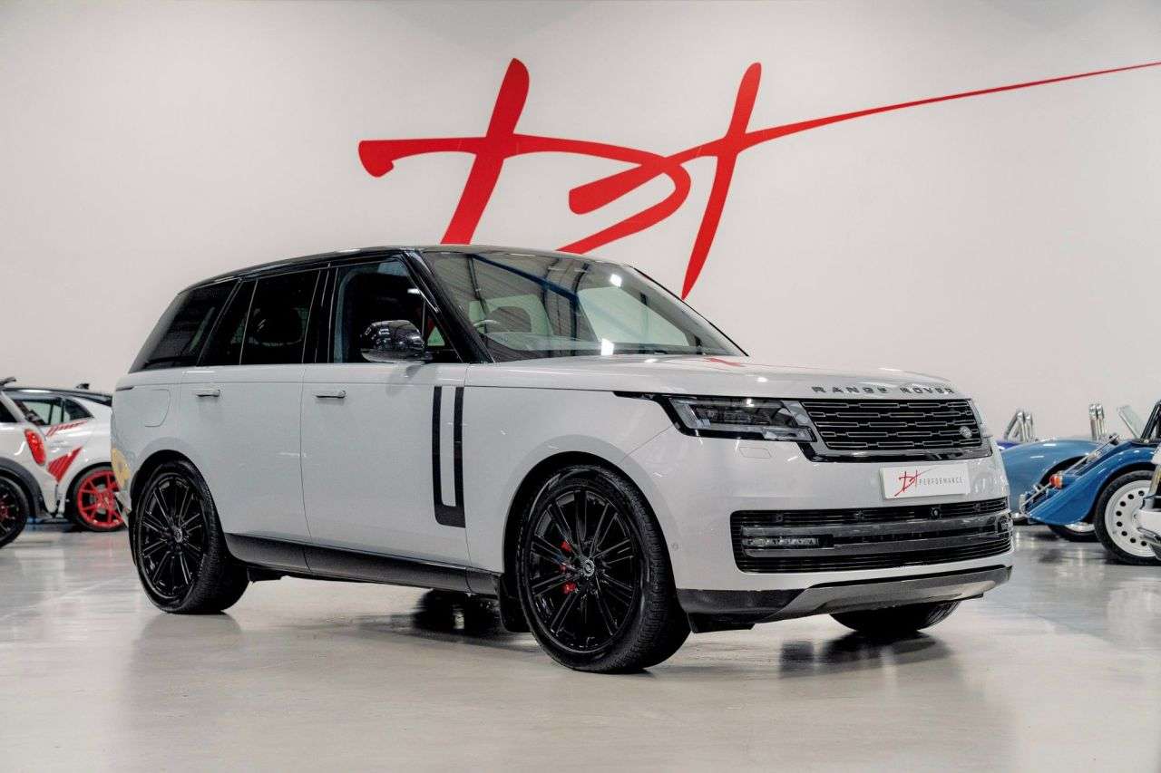 A 2022 LAND ROVER RANGE ROVER 3.0 D350 MHEV HSE SUV 5dr Diesel Auto 4WD Euro 6 (s/s) (350 ps) A 2022 LAND ROVER RANGE ROVER 3.0 D350 MHEV HSE SUV 5dr Diesel Auto 4WD Euro 6 (s/s) (350 ps)