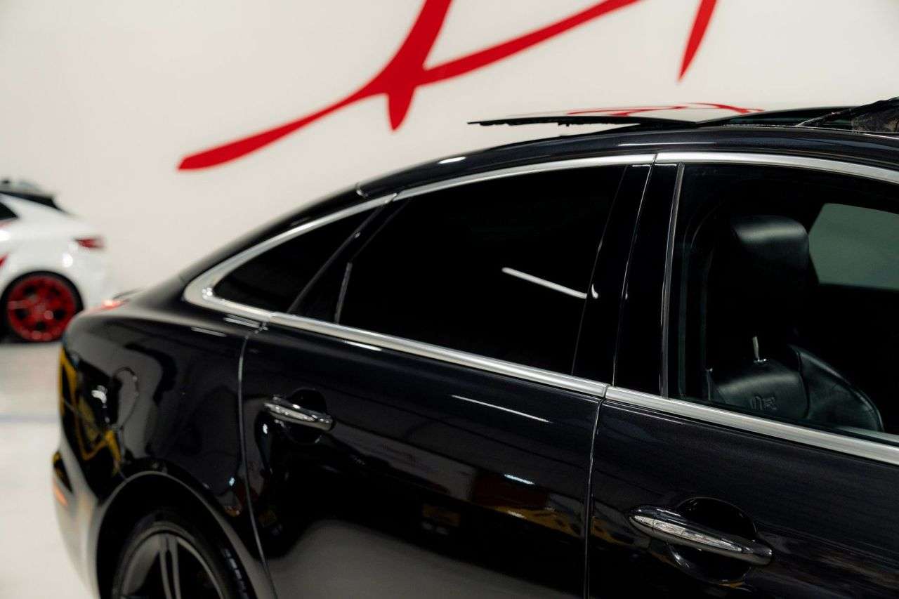 null JAGUAR XJR null JAGUAR XJR