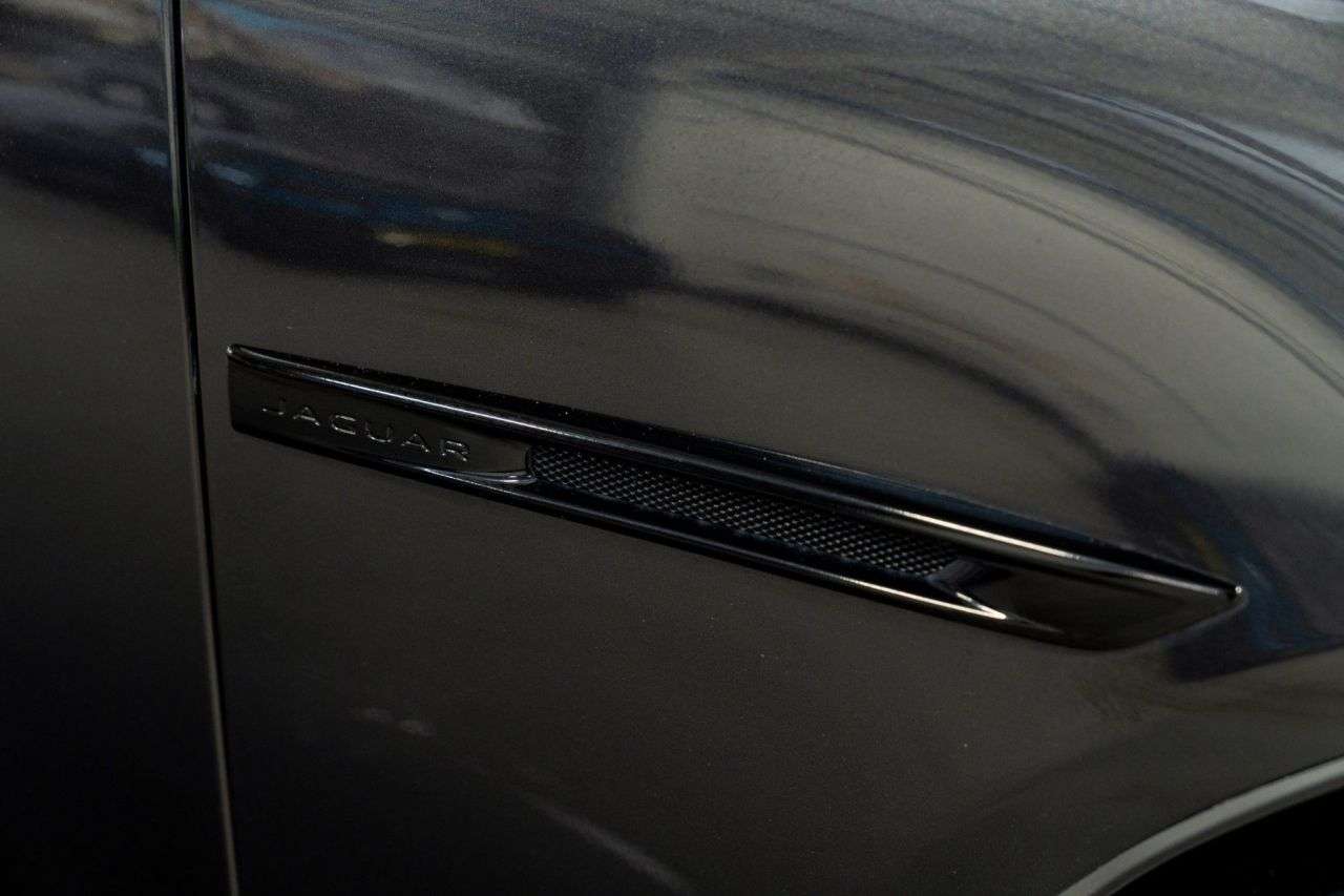 null JAGUAR XJR null JAGUAR XJR