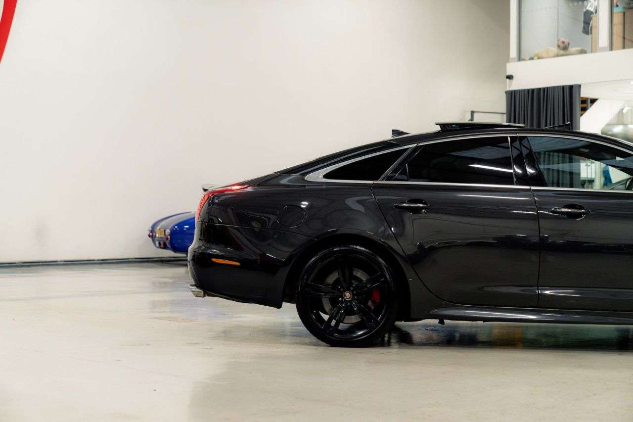 null JAGUAR XJR null JAGUAR XJR