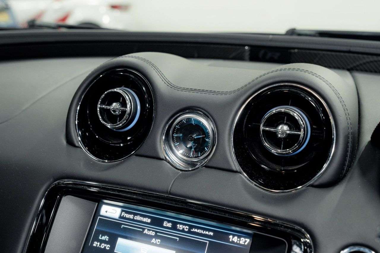 null JAGUAR XJR null JAGUAR XJR