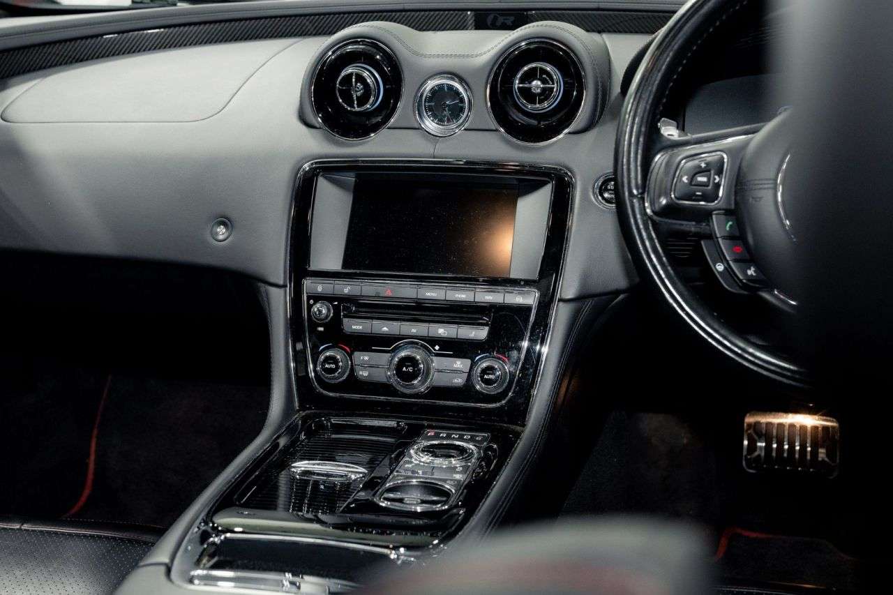 null JAGUAR XJR null JAGUAR XJR