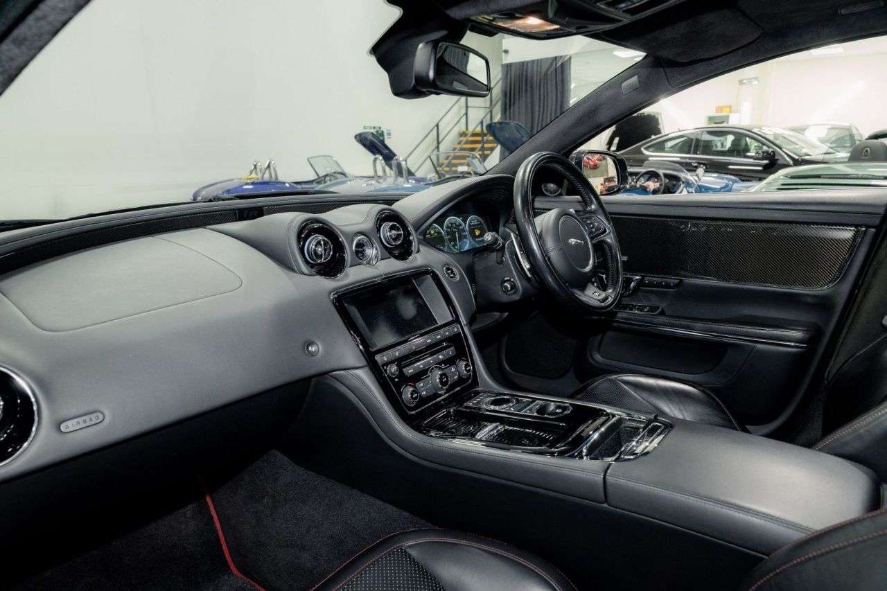 null JAGUAR XJR null JAGUAR XJR