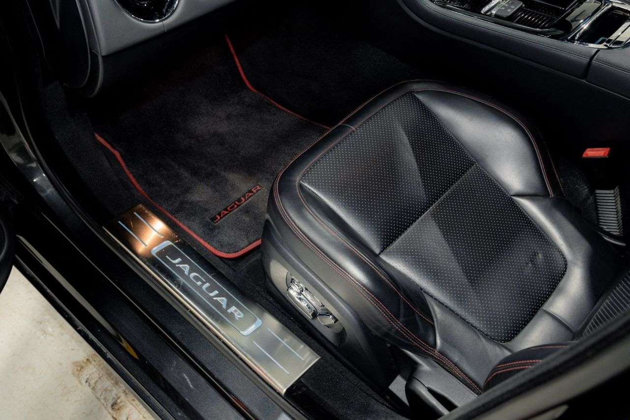 null JAGUAR XJR null JAGUAR XJR