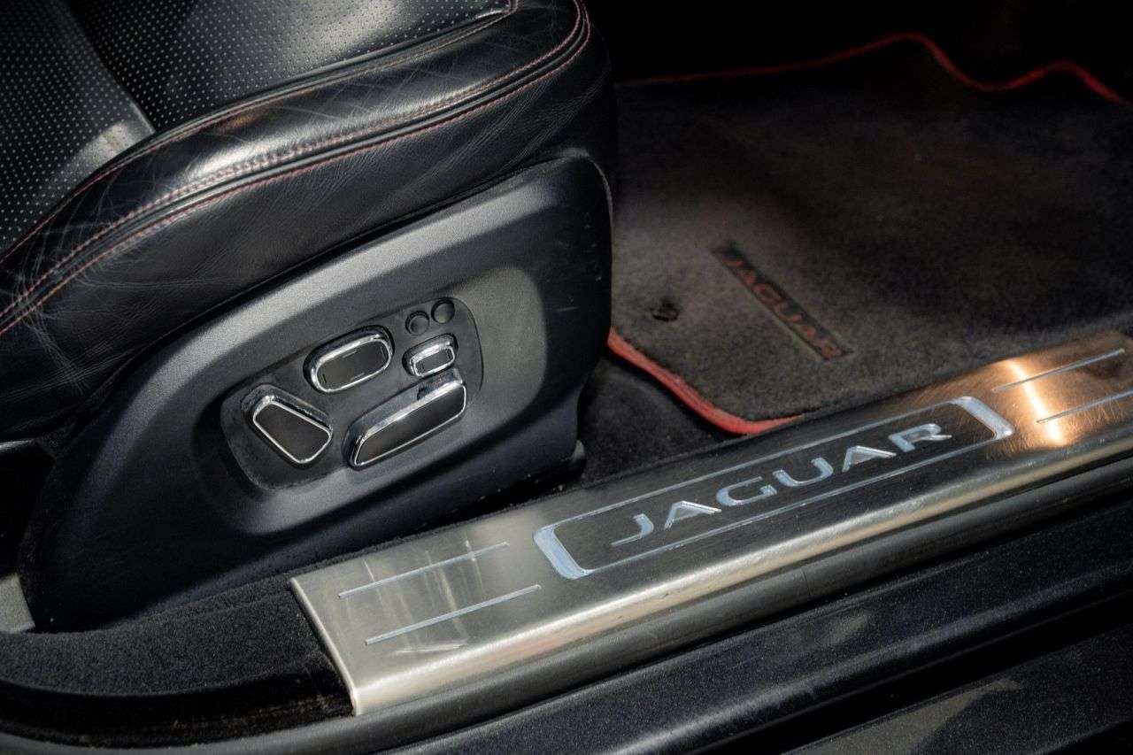 null JAGUAR XJR null JAGUAR XJR