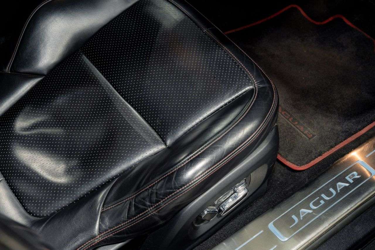 null JAGUAR XJR null JAGUAR XJR