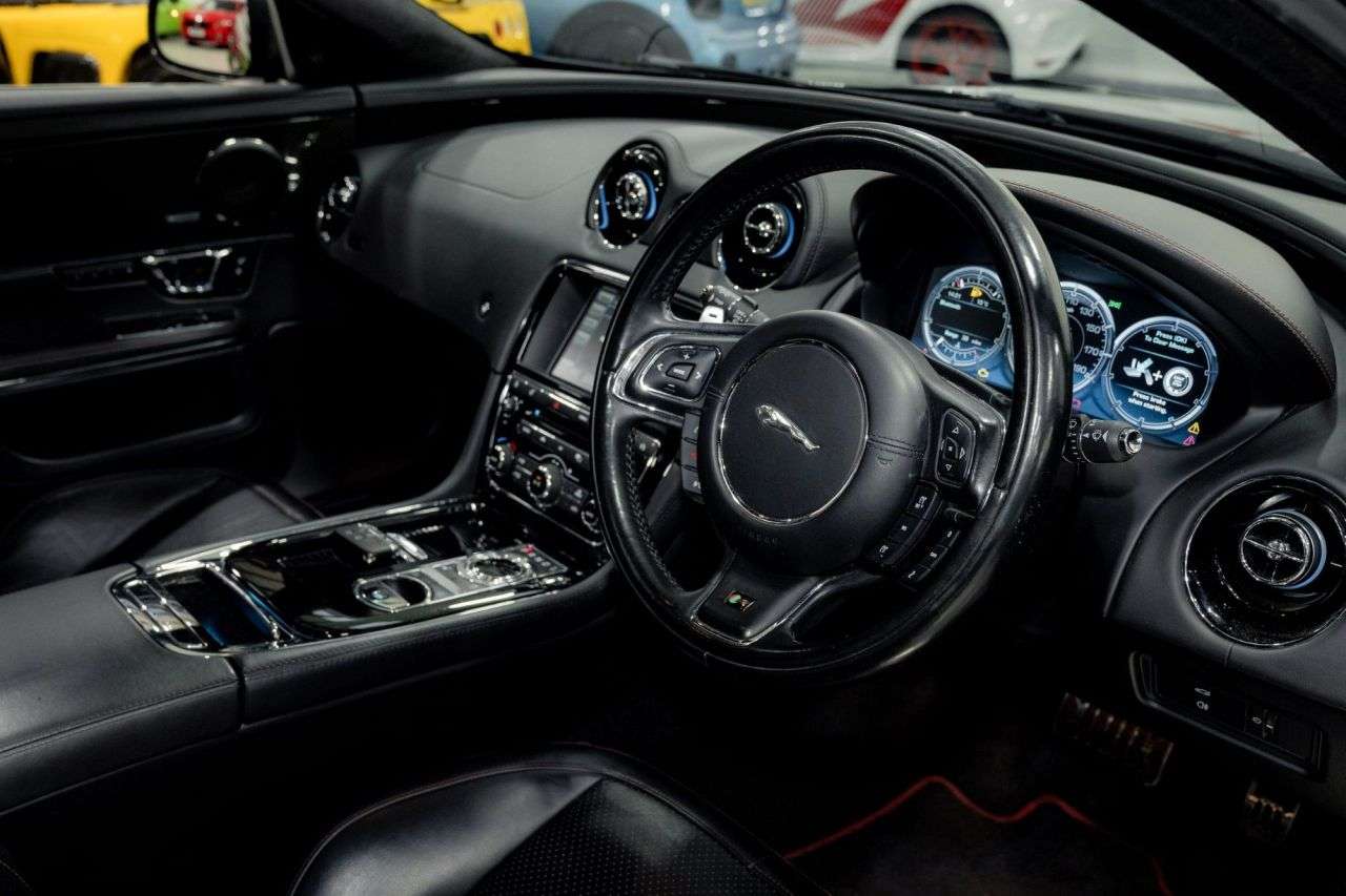 null JAGUAR XJR null JAGUAR XJR