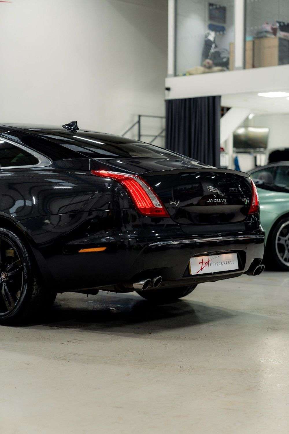 null JAGUAR XJR null JAGUAR XJR