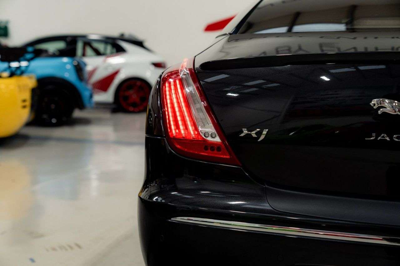 null JAGUAR XJR null JAGUAR XJR