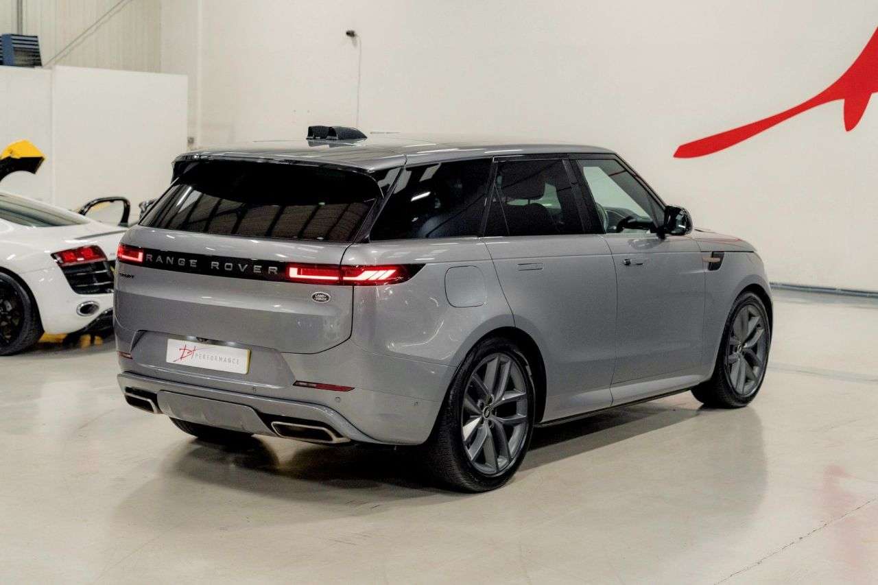 A 2022 LAND ROVER RANGE ROVER SPORT 3.0 P440e 38.2kWh Dynamic SE SUV 5dr Petrol Plug-in Hybrid Auto 4WD Euro 6 A 2022 LAND ROVER RANGE ROVER SPORT 3.0 P440e 38.2kWh Dynamic SE SUV 5dr Petrol Plug-in Hybrid Auto 4WD Euro 6