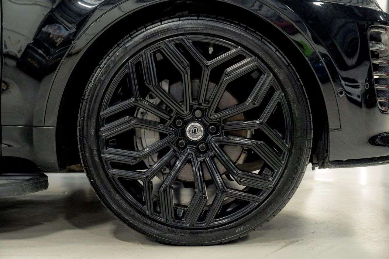 A 2022 LAND ROVER DISCOVERY 3.0 D300 MHEV HSE SUV 5dr Diesel Auto 4WD Euro 6 (s/s) (300 ps) A 2022 LAND ROVER DISCOVERY 3.0 D300 MHEV HSE SUV 5dr Diesel Auto 4WD Euro 6 (s/s) (300 ps)