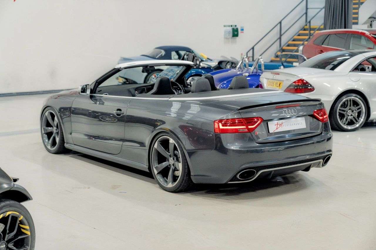 A 2013 AUDI RS5 4.2 FSI V8 Cabriolet 2dr Petrol S Tronic quattro Euro 5 (450 ps) A 2013 AUDI RS5 4.2 FSI V8 Cabriolet 2dr Petrol S Tronic quattro Euro 5 (450 ps)