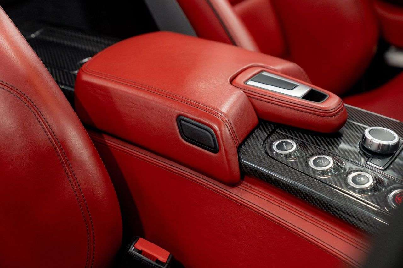 2011 MERCEDES-BENZ SLS 2011 MERCEDES-BENZ SLS