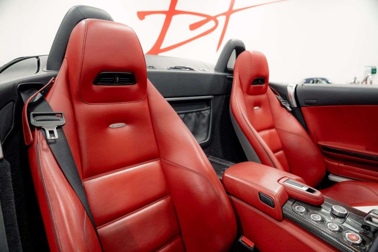 2011 MERCEDES-BENZ SLS 2011 MERCEDES-BENZ SLS