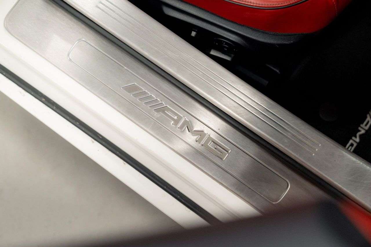 2011 MERCEDES-BENZ SLS 2011 MERCEDES-BENZ SLS