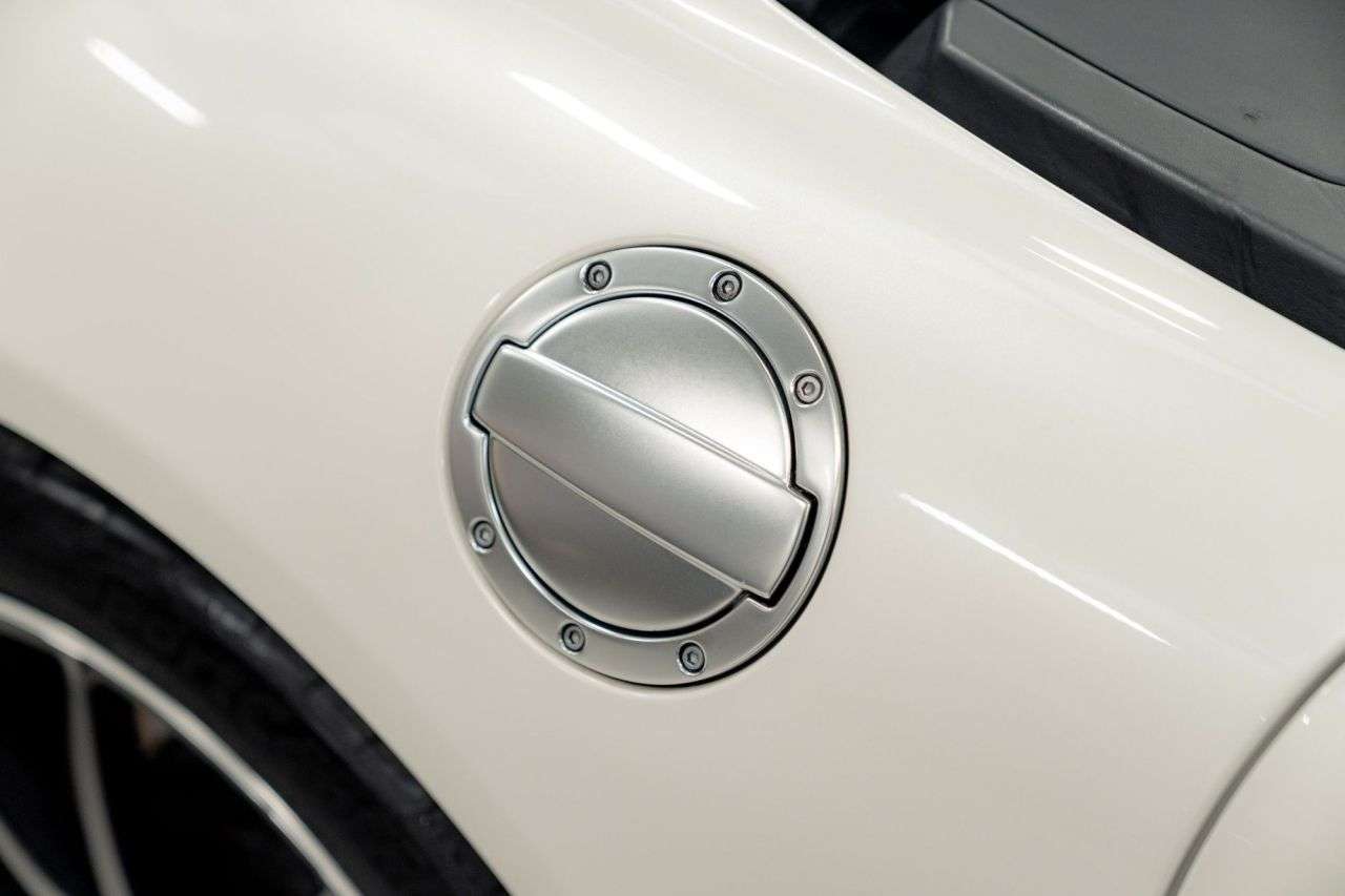 2011 MERCEDES-BENZ SLS 2011 MERCEDES-BENZ SLS