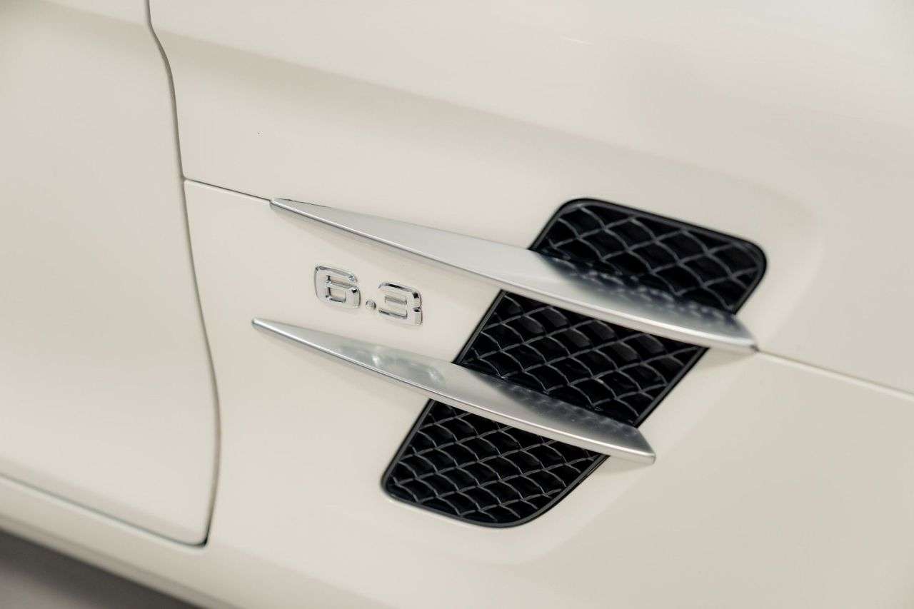 2011 MERCEDES-BENZ SLS 2011 MERCEDES-BENZ SLS