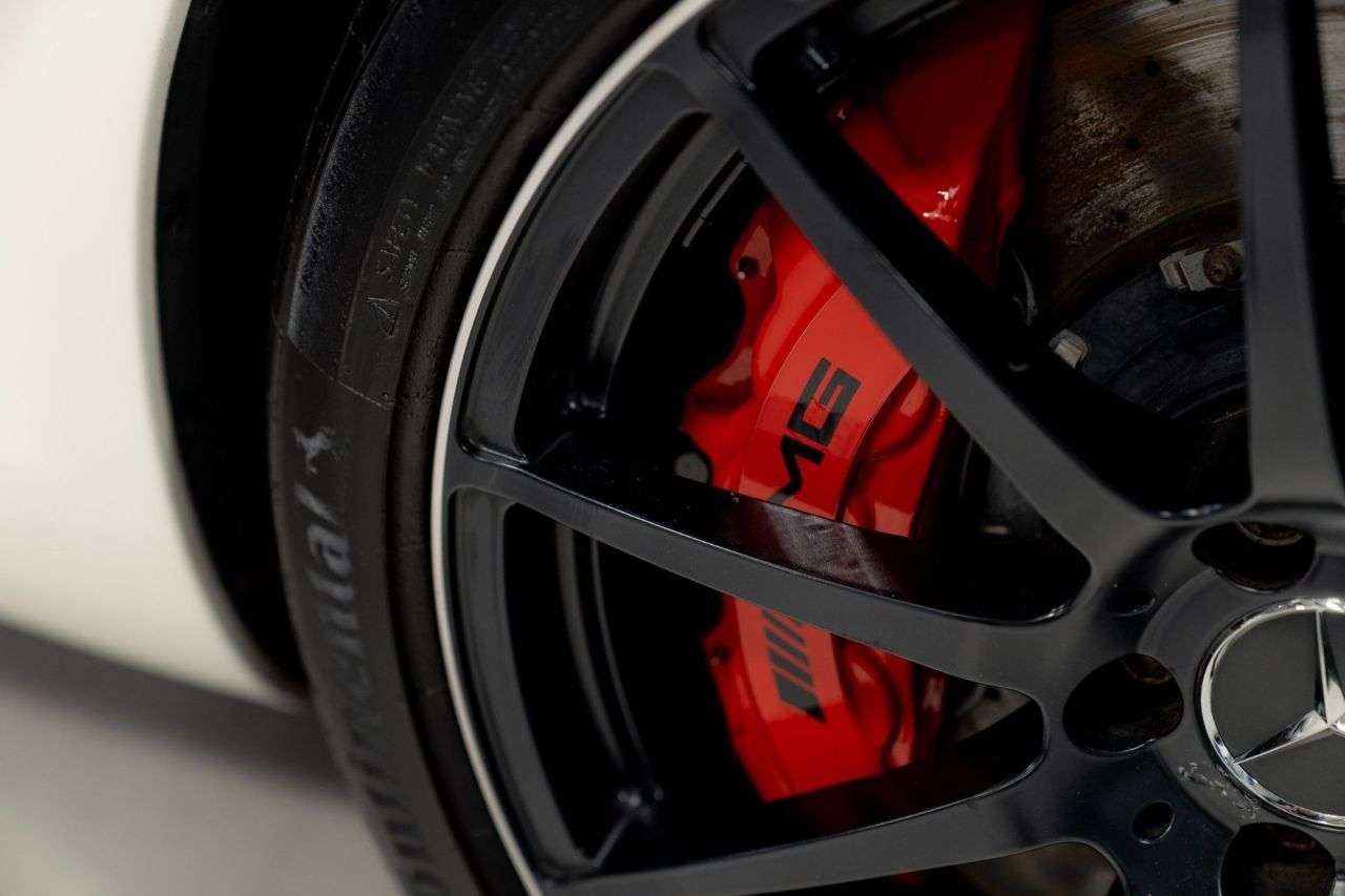 2011 MERCEDES-BENZ SLS 2011 MERCEDES-BENZ SLS