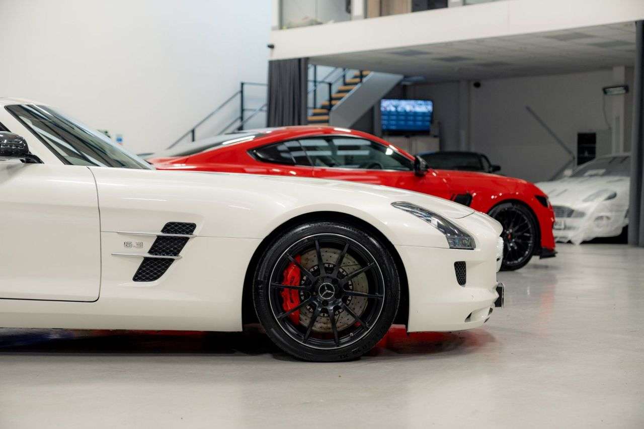 2011 MERCEDES-BENZ SLS 2011 MERCEDES-BENZ SLS