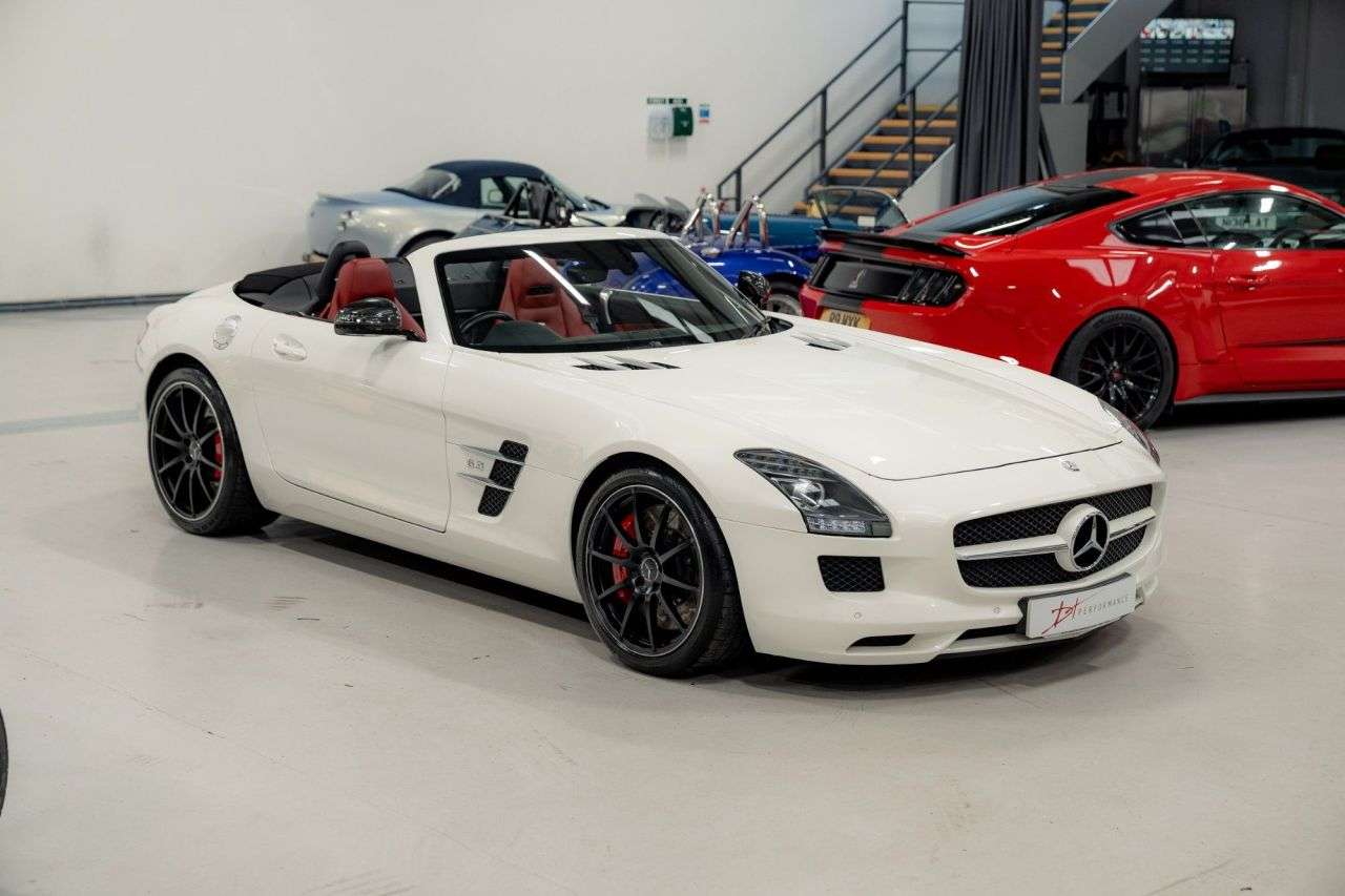 2011 MERCEDES-BENZ SLS 2011 MERCEDES-BENZ SLS