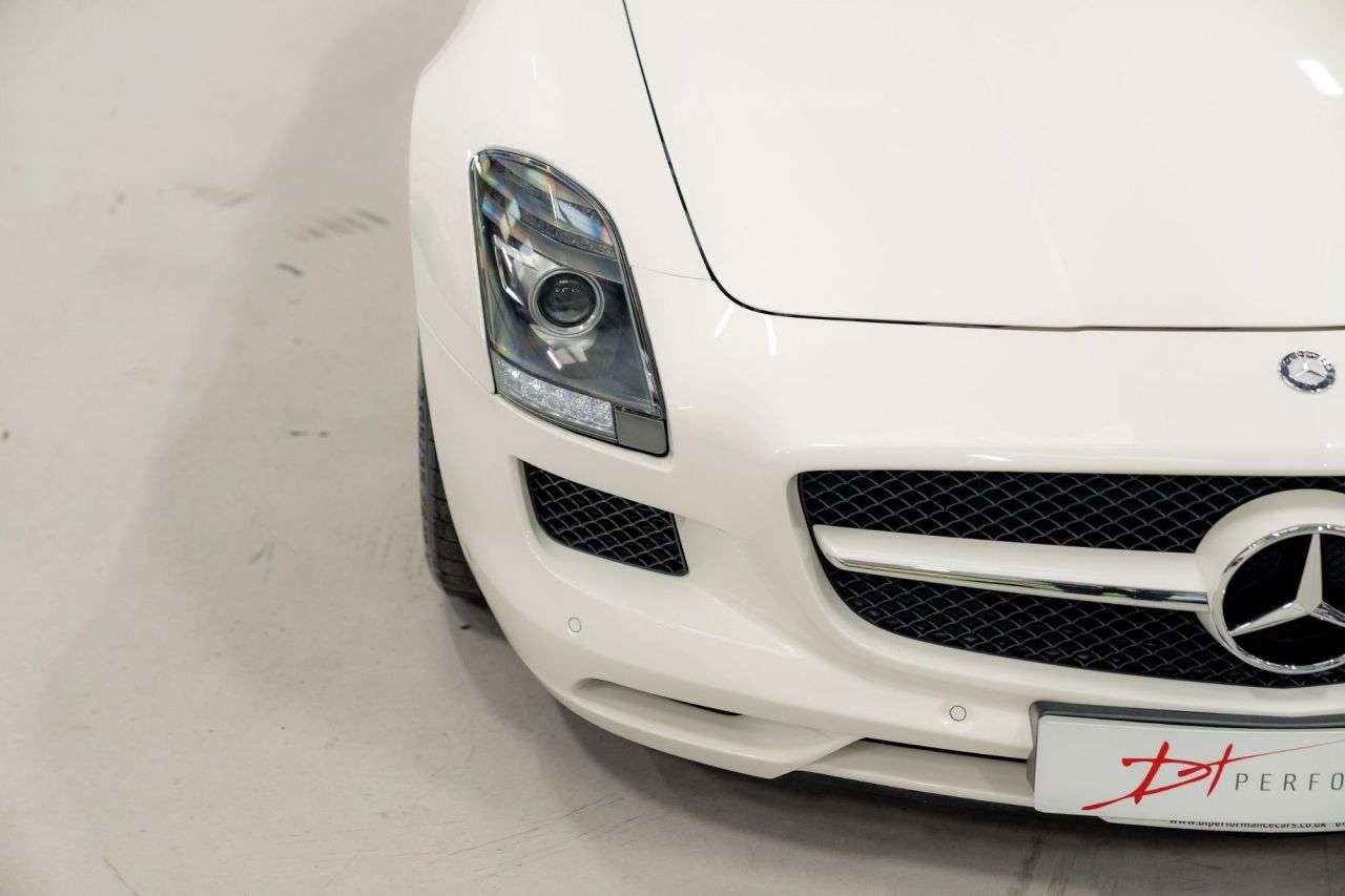 2011 MERCEDES-BENZ SLS 2011 MERCEDES-BENZ SLS