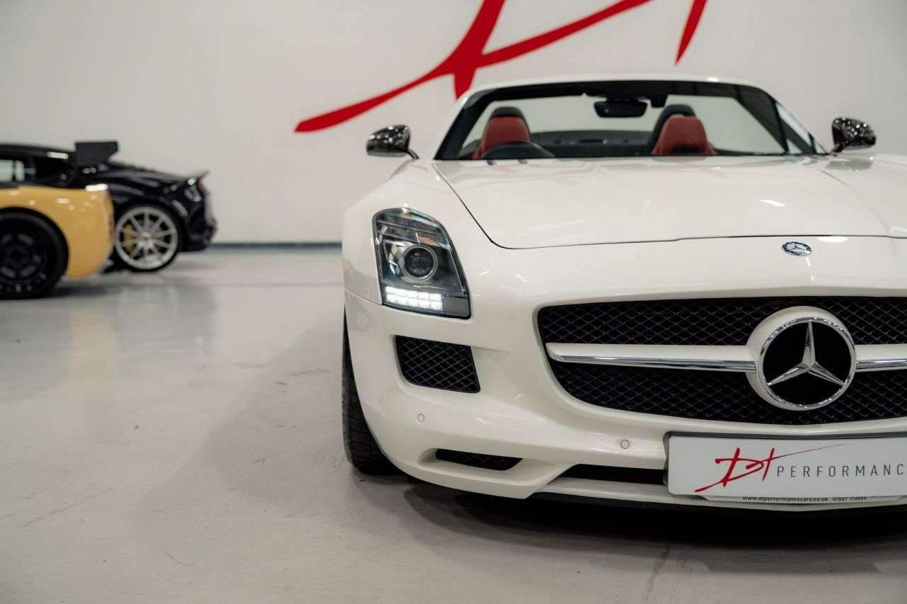 2011 MERCEDES-BENZ SLS 2011 MERCEDES-BENZ SLS