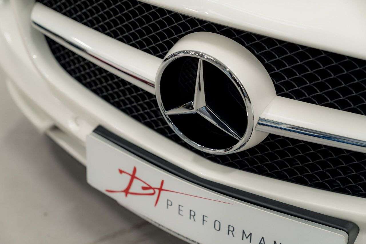 2011 MERCEDES-BENZ SLS 2011 MERCEDES-BENZ SLS