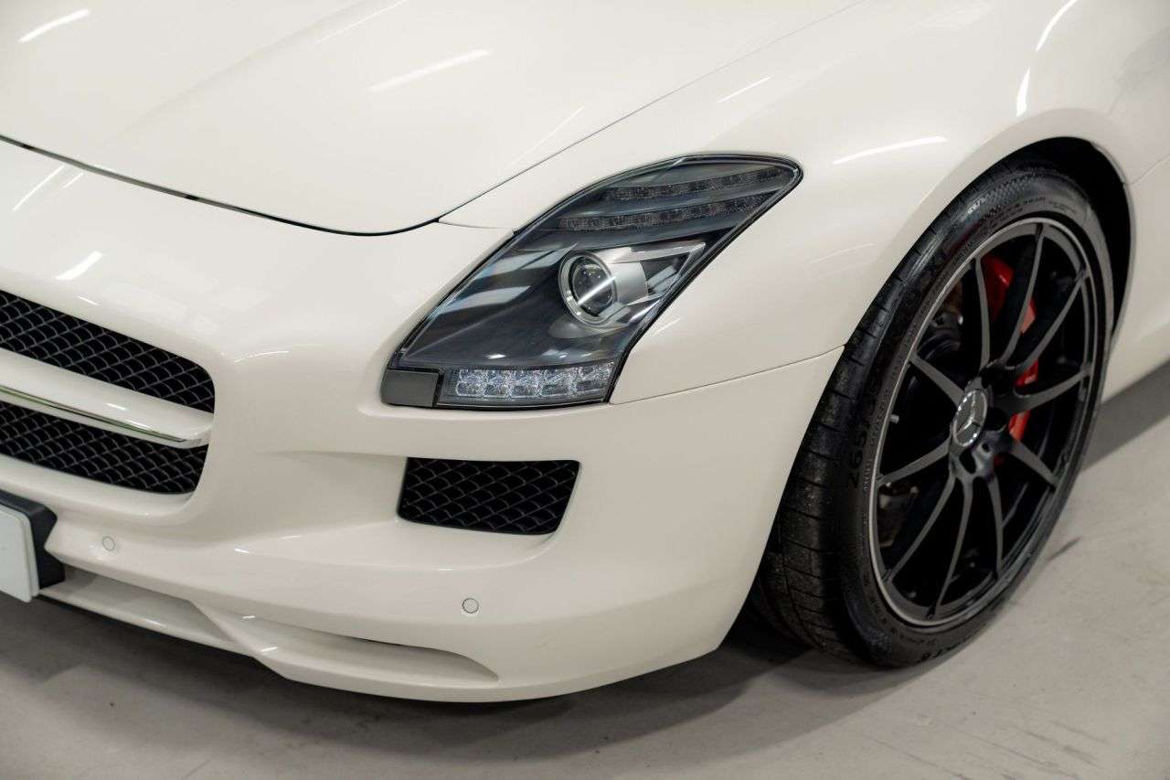 2011 MERCEDES-BENZ SLS 2011 MERCEDES-BENZ SLS