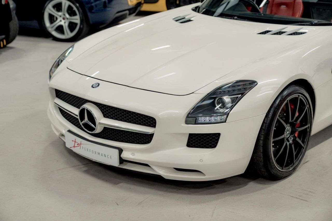 2011 MERCEDES-BENZ SLS 2011 MERCEDES-BENZ SLS