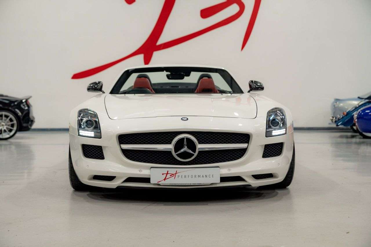 2011 MERCEDES-BENZ SLS 2011 MERCEDES-BENZ SLS