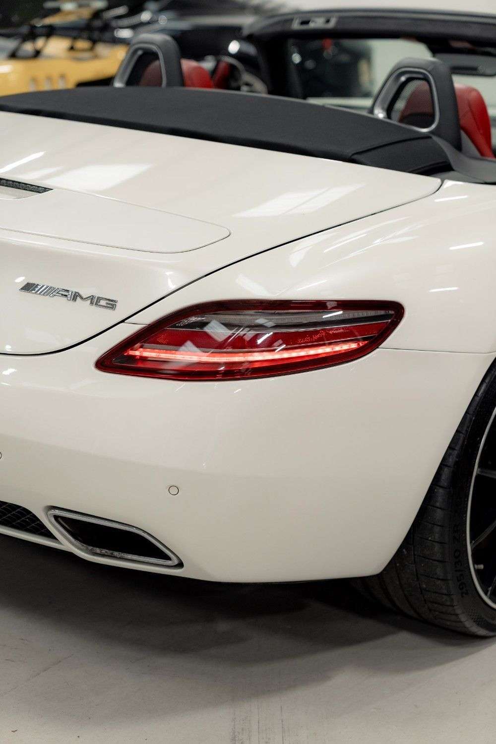 2011 MERCEDES-BENZ SLS 2011 MERCEDES-BENZ SLS