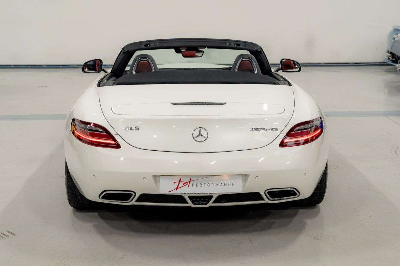 2011 MERCEDES-BENZ SLS 2011 MERCEDES-BENZ SLS
