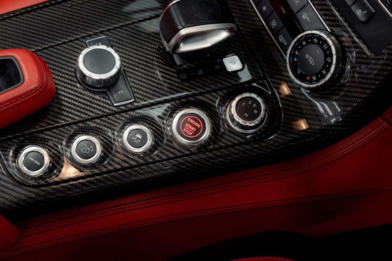 2011 MERCEDES-BENZ SLS 2011 MERCEDES-BENZ SLS