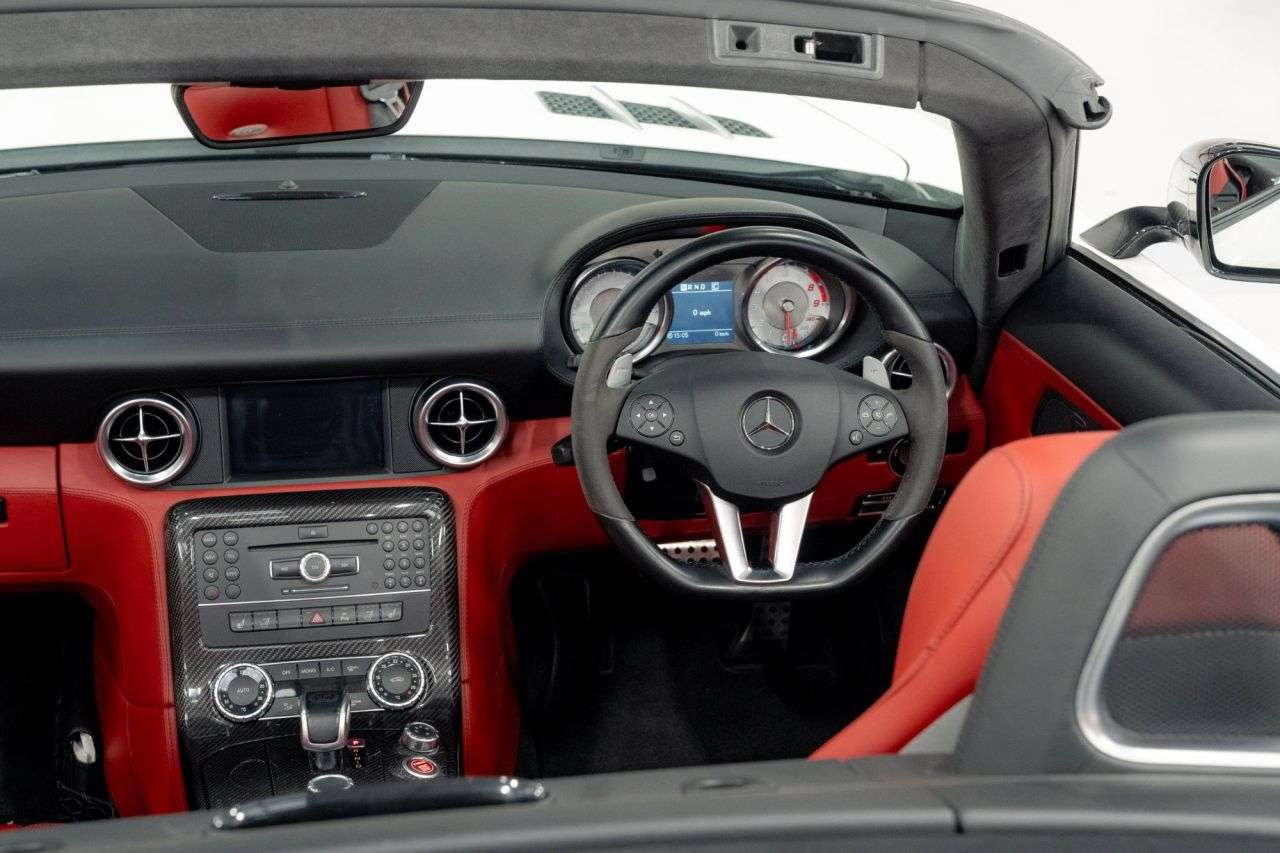 2011 MERCEDES-BENZ SLS 2011 MERCEDES-BENZ SLS