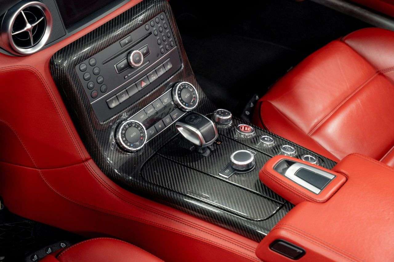 2011 MERCEDES-BENZ SLS 2011 MERCEDES-BENZ SLS