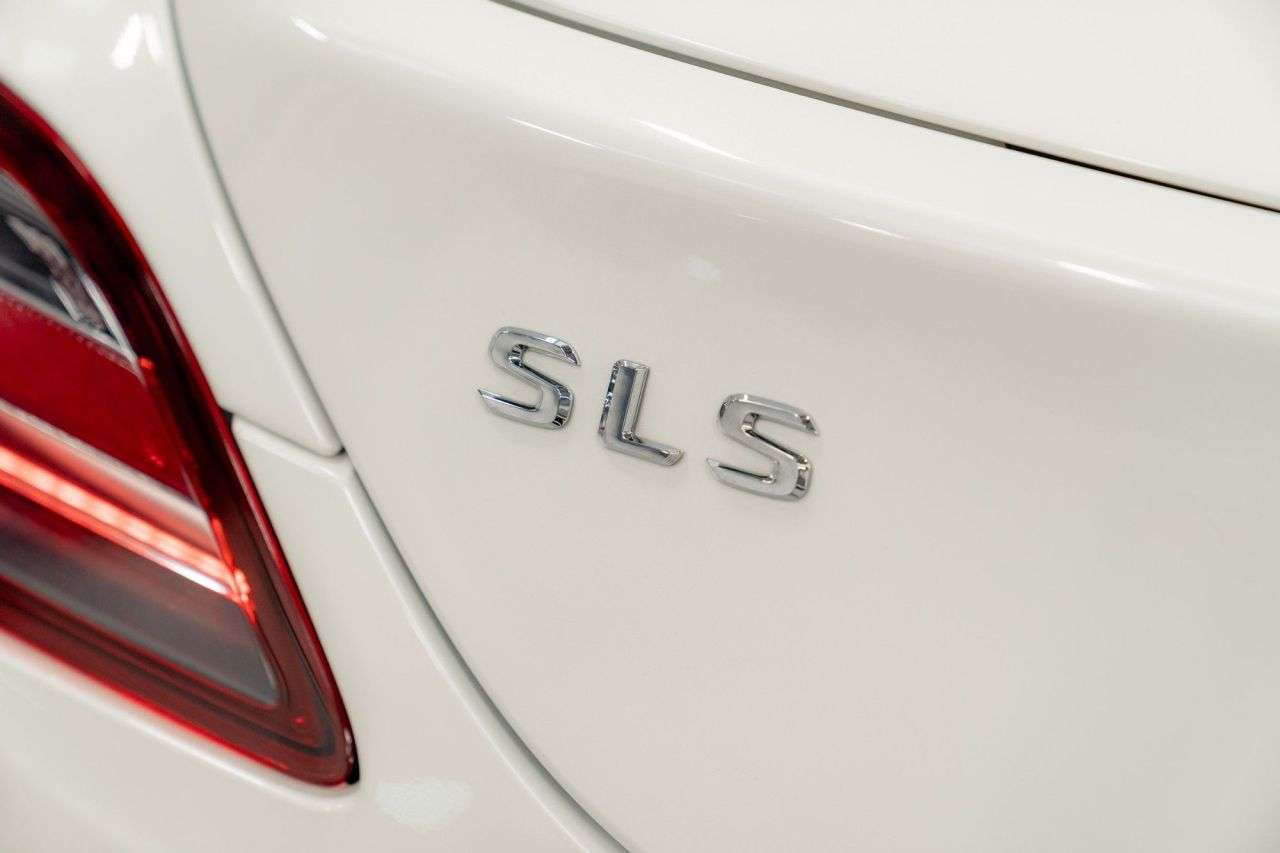 2011 MERCEDES-BENZ SLS 2011 MERCEDES-BENZ SLS