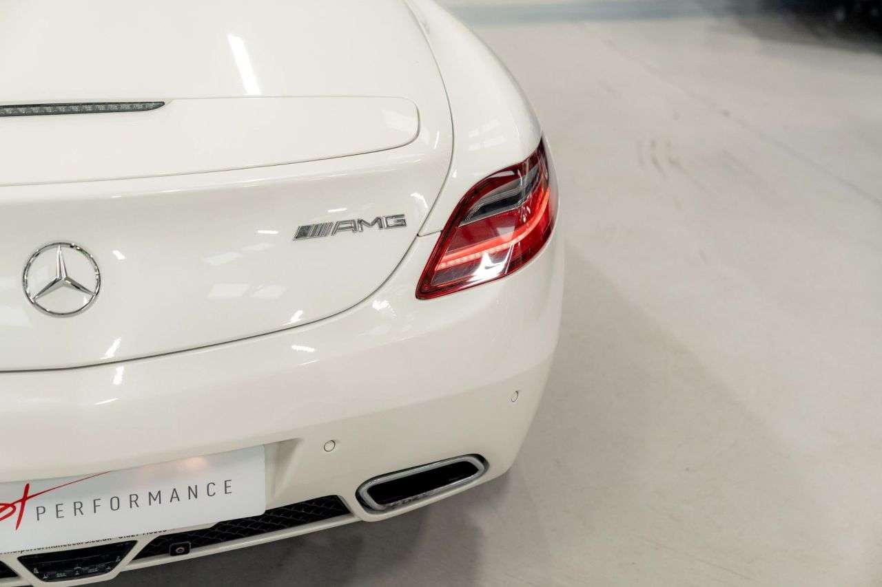 2011 MERCEDES-BENZ SLS 2011 MERCEDES-BENZ SLS
